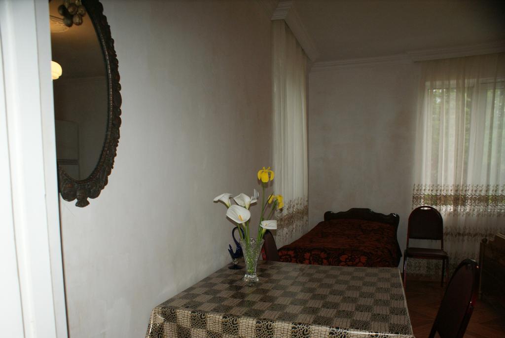 Merabi And Neli Guest House 마킨자우리 외부 사진