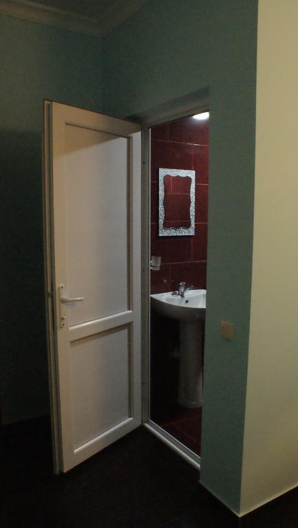 Merabi And Neli Guest House 마킨자우리 외부 사진