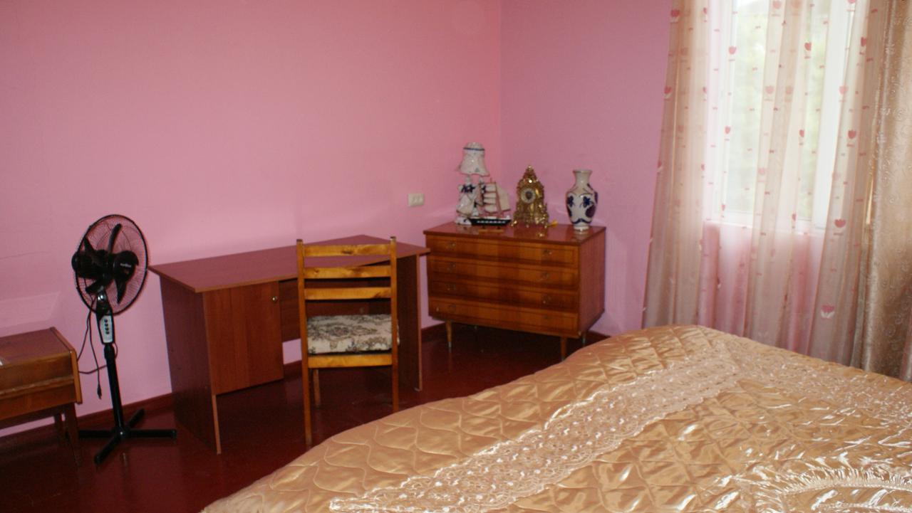 Merabi And Neli Guest House 마킨자우리 외부 사진