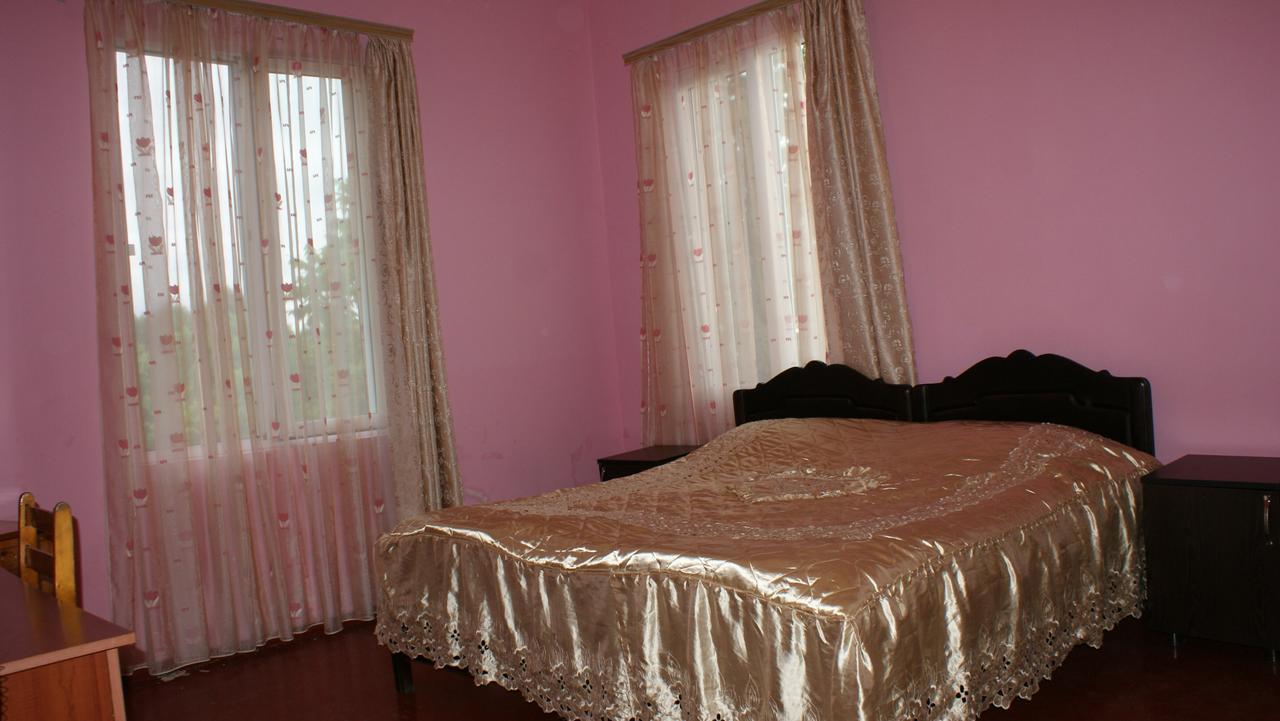 Merabi And Neli Guest House 마킨자우리 외부 사진